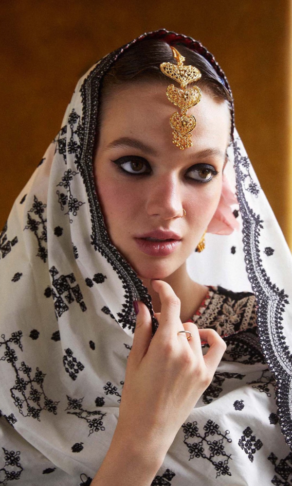 Hussain Rehar 3PC Heavy Embroidered Lawn Suit ( Four-Sided Embroidered Chiffon Dupatta )