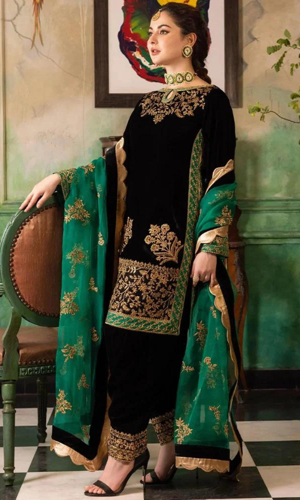Zainab Chottani - 3PC Velvet Embroidered Suit