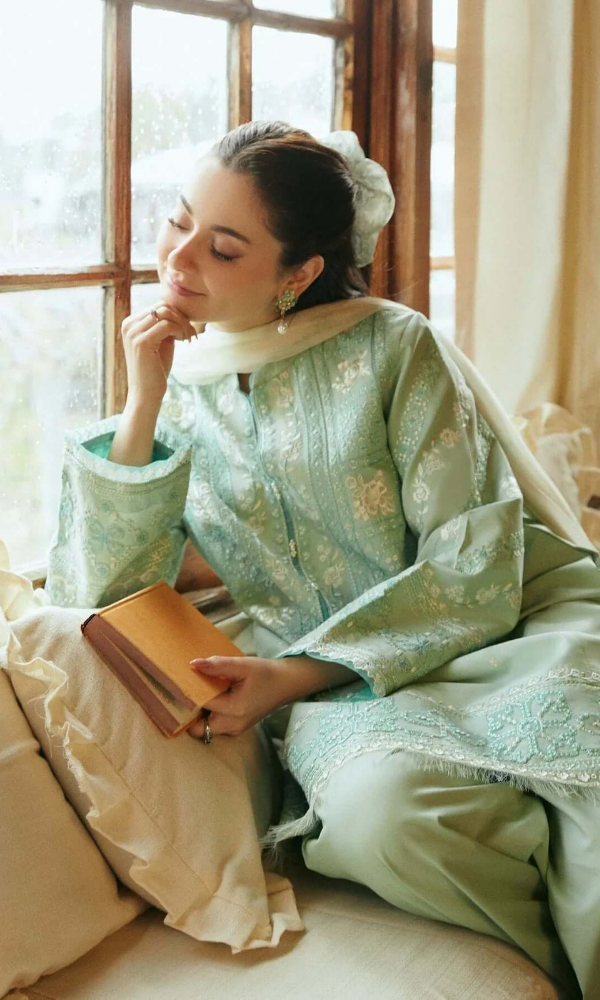 Zara Shah Jahan - 3PC Heavy Embroidered Lawn Suit Fine Printed Silk Dupatta