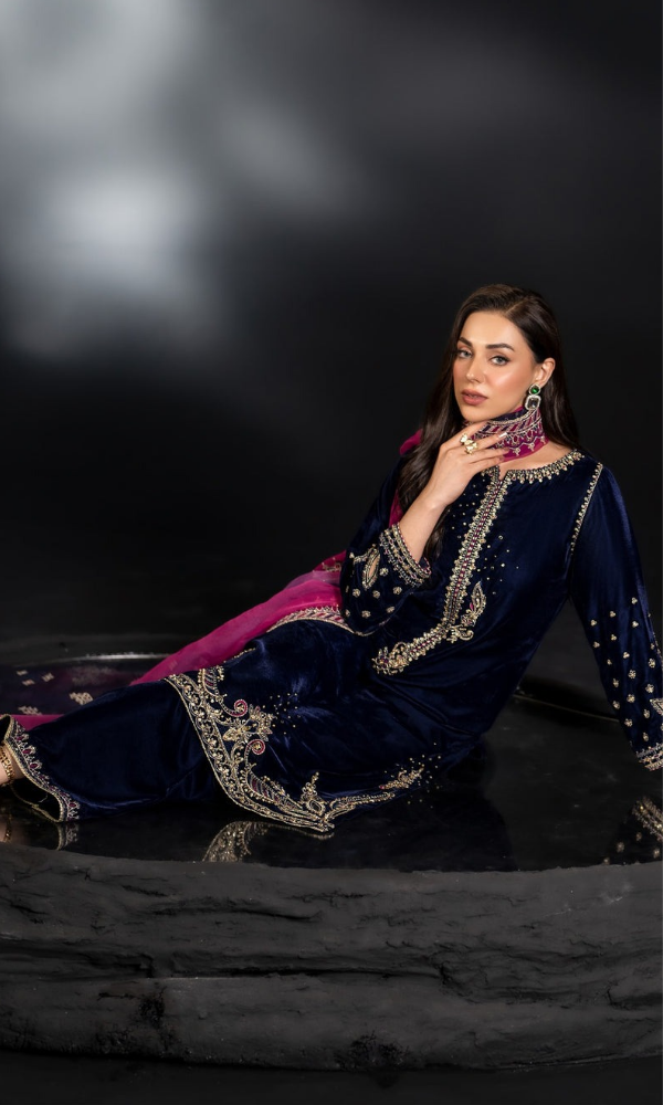 Naqshi - 3PC Velvet Embroidered Suit - NQ071