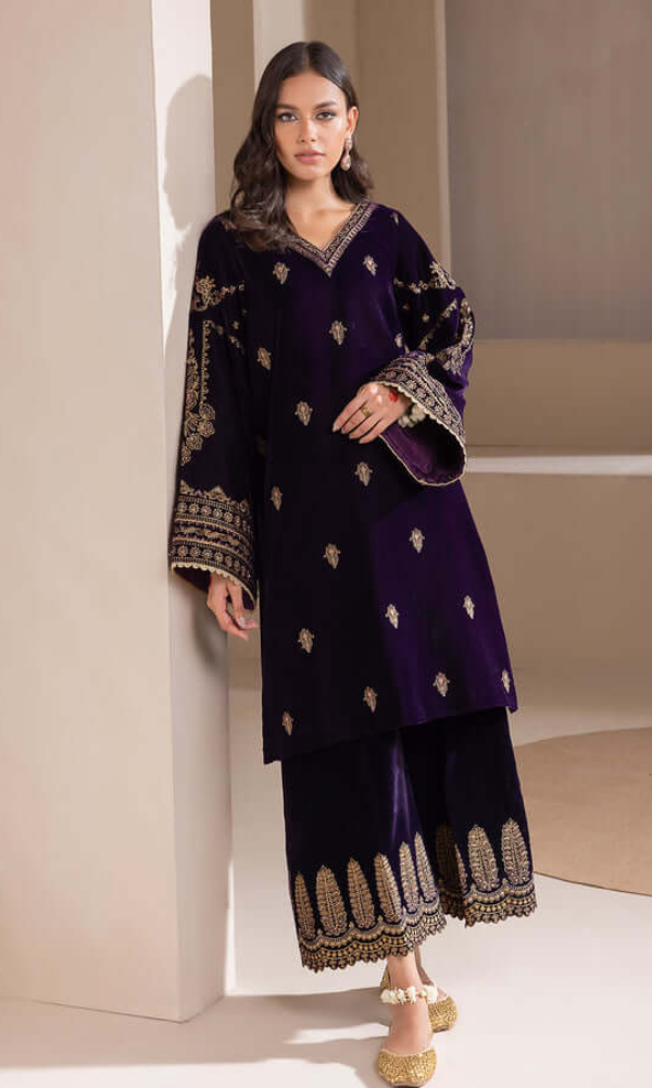 Baroque 3PC - Heavy Embroidered Velvet Suit ( Full Embroidered Organza Dupatta )